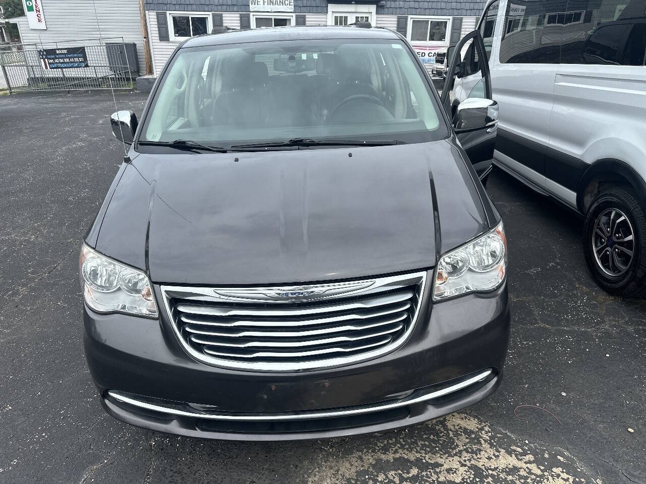 Used 2016 Chrysler Town & Country Touring-L w/ Driver Convenience Group