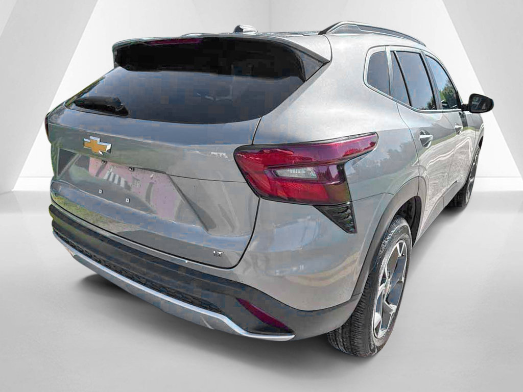 Used 2025 Chevrolet Trax LT FWD image 7
