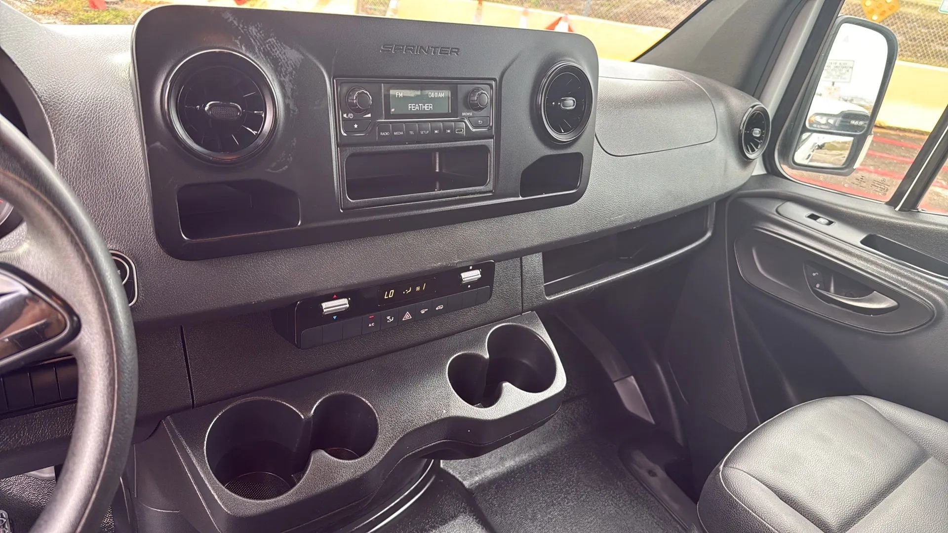 Used 2022 Mercedes-Benz Sprinter 2500 image 10