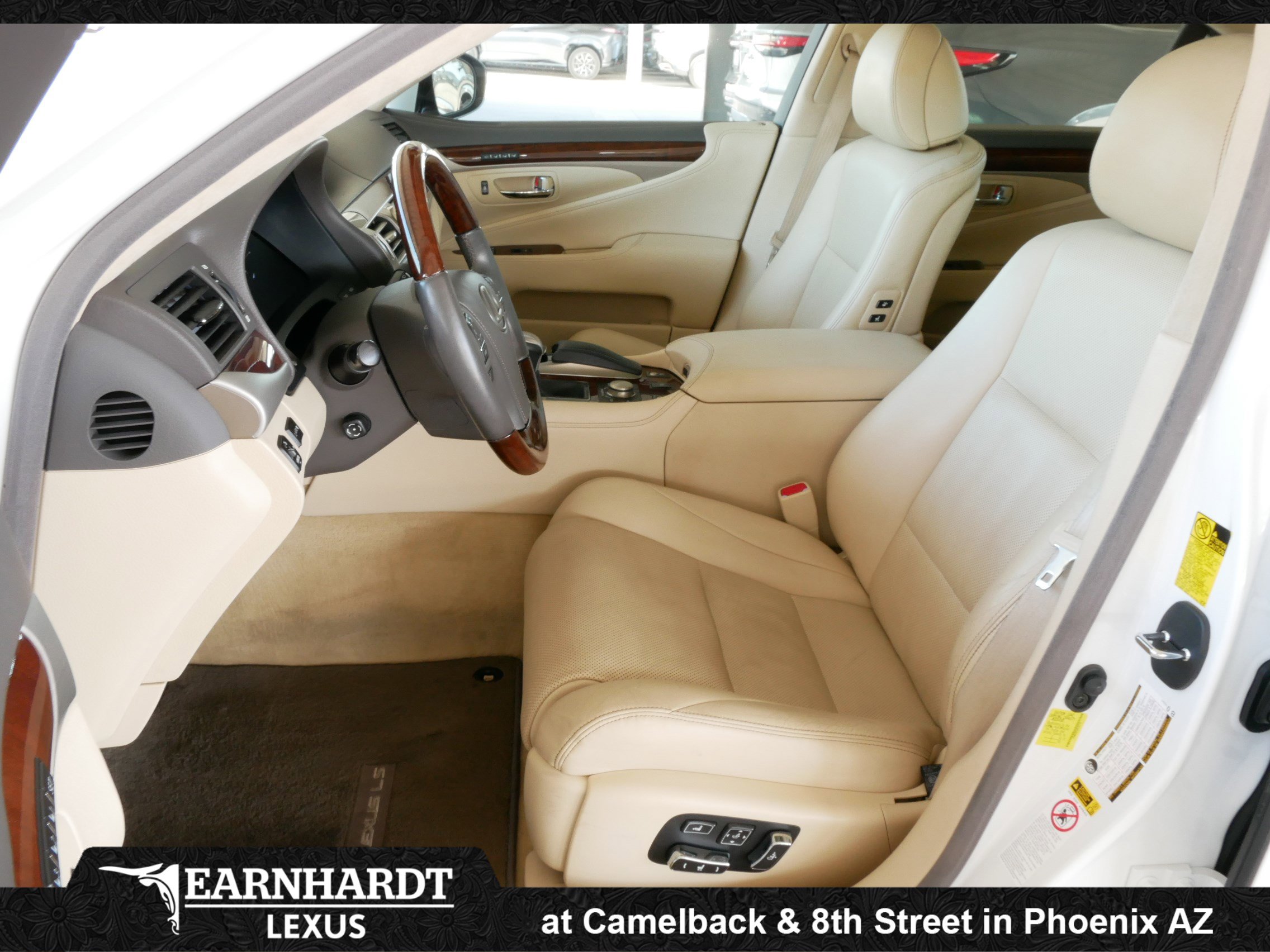 Used 2013 Lexus LS 460 w/ Comfort Pkg RWD image 2