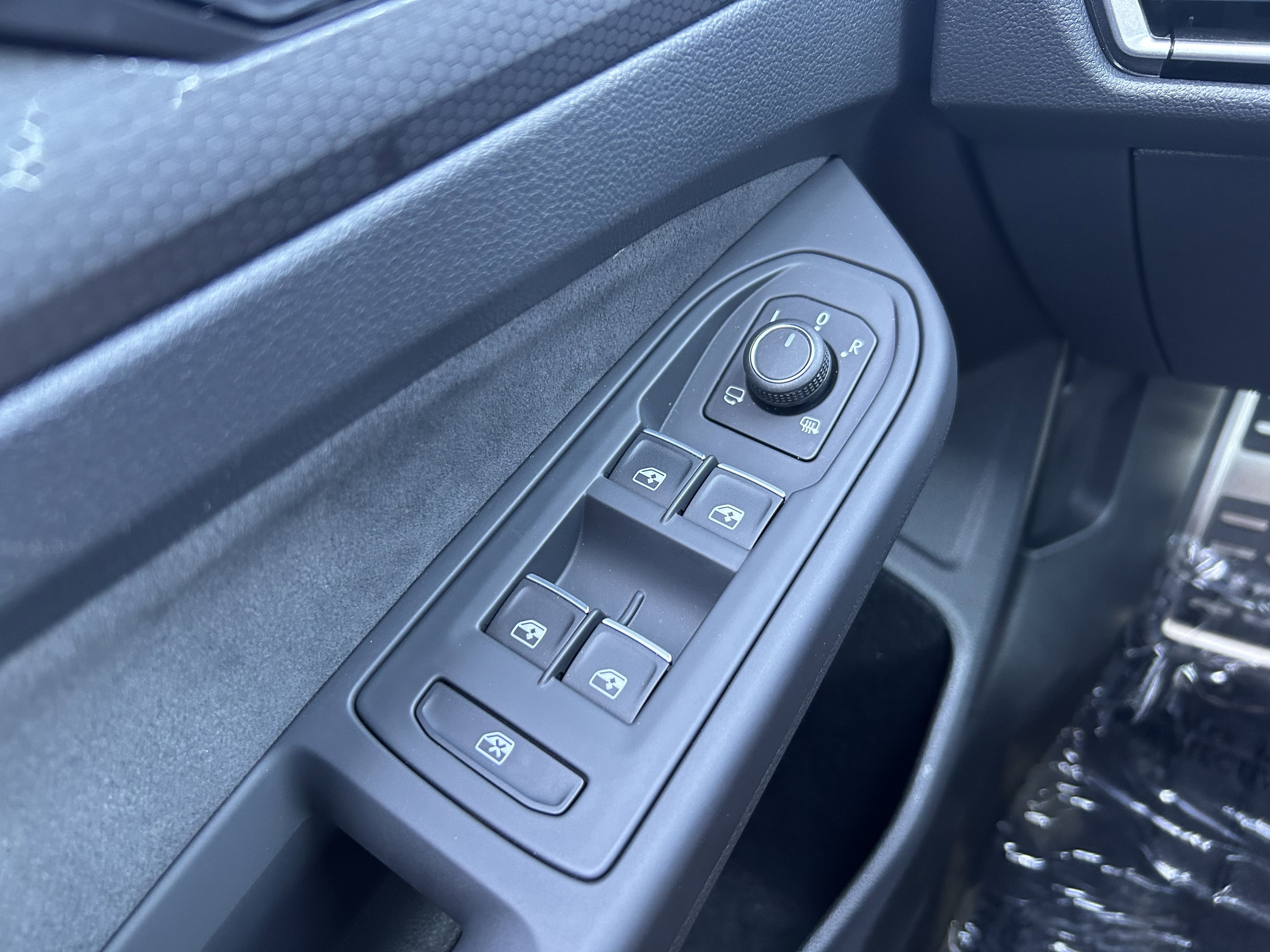 Certified 2024 Volkswagen GTI SE FWD image 22