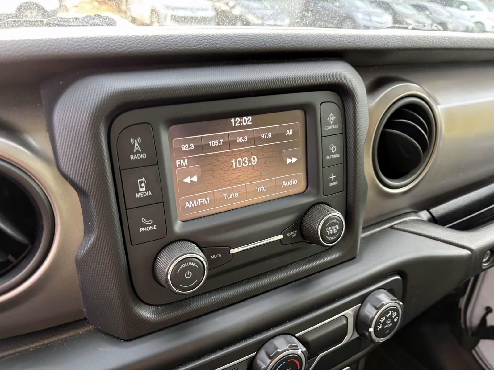 Used 2020 Jeep Wrangler Unlimited Sport image 17