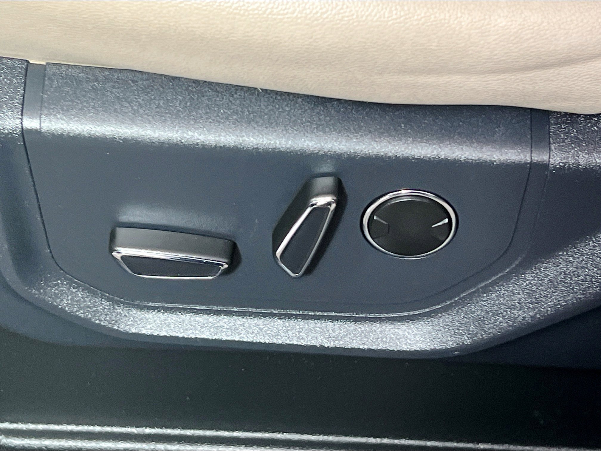 Used 2024 Ford Expedition Max Limited image 15