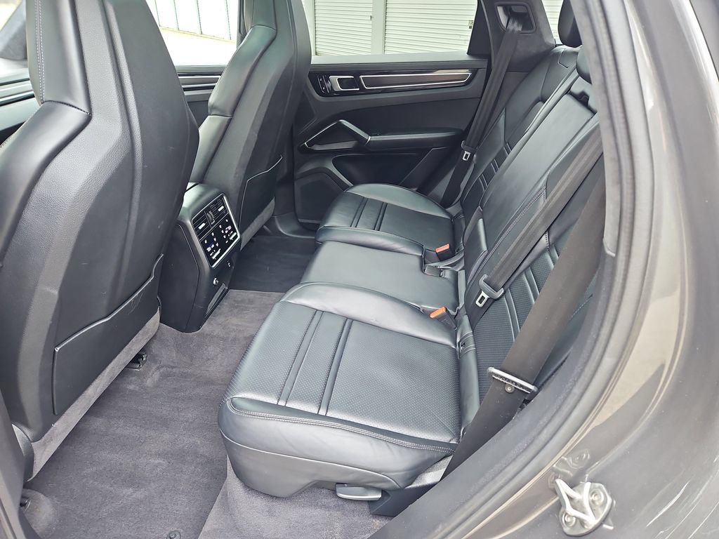 Certified 2021 Porsche Cayenne GTS AWD/4WD image 37
