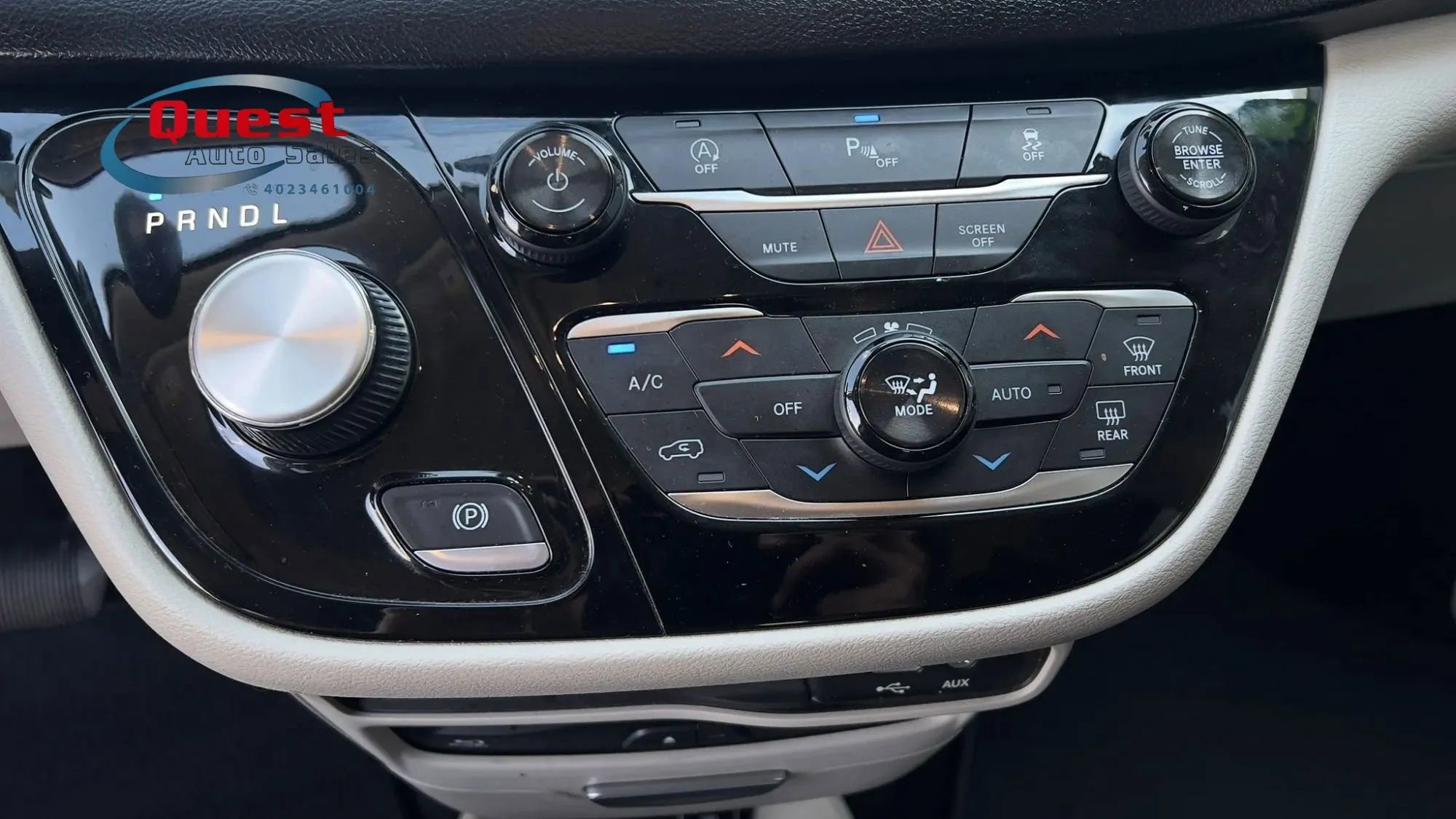 Used 2018 Chrysler Pacifica Touring-L Plus FWD image 28