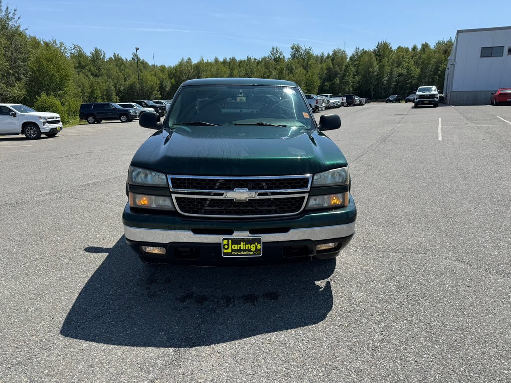 Used 2006 Chevrolet Silverado 1500 LT w/ Light Duty Power Package AWD/4WD image 2