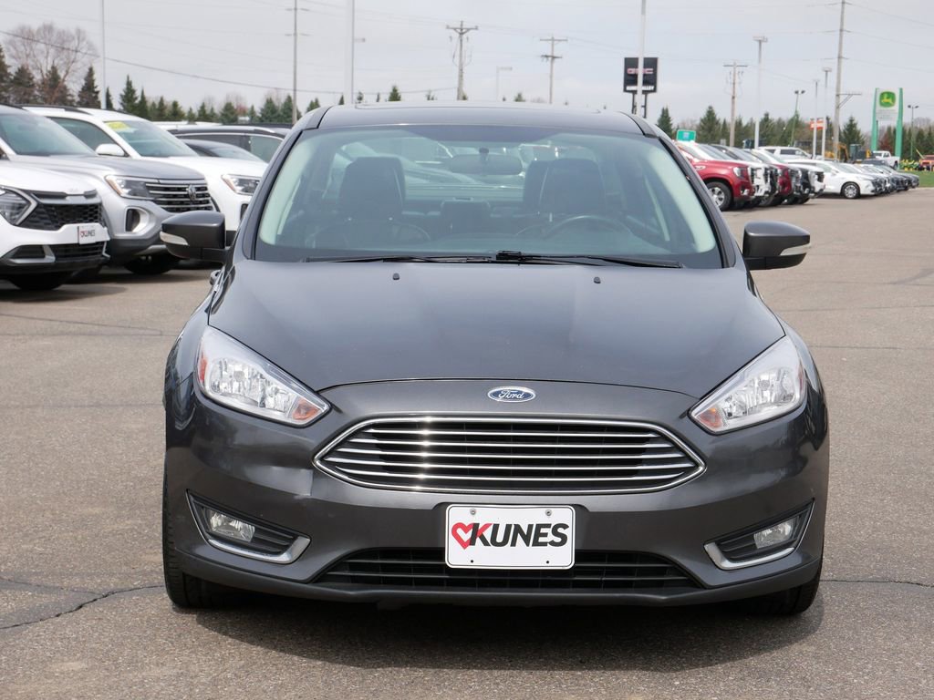 Used 2017 Ford Focus Titanium image 2
