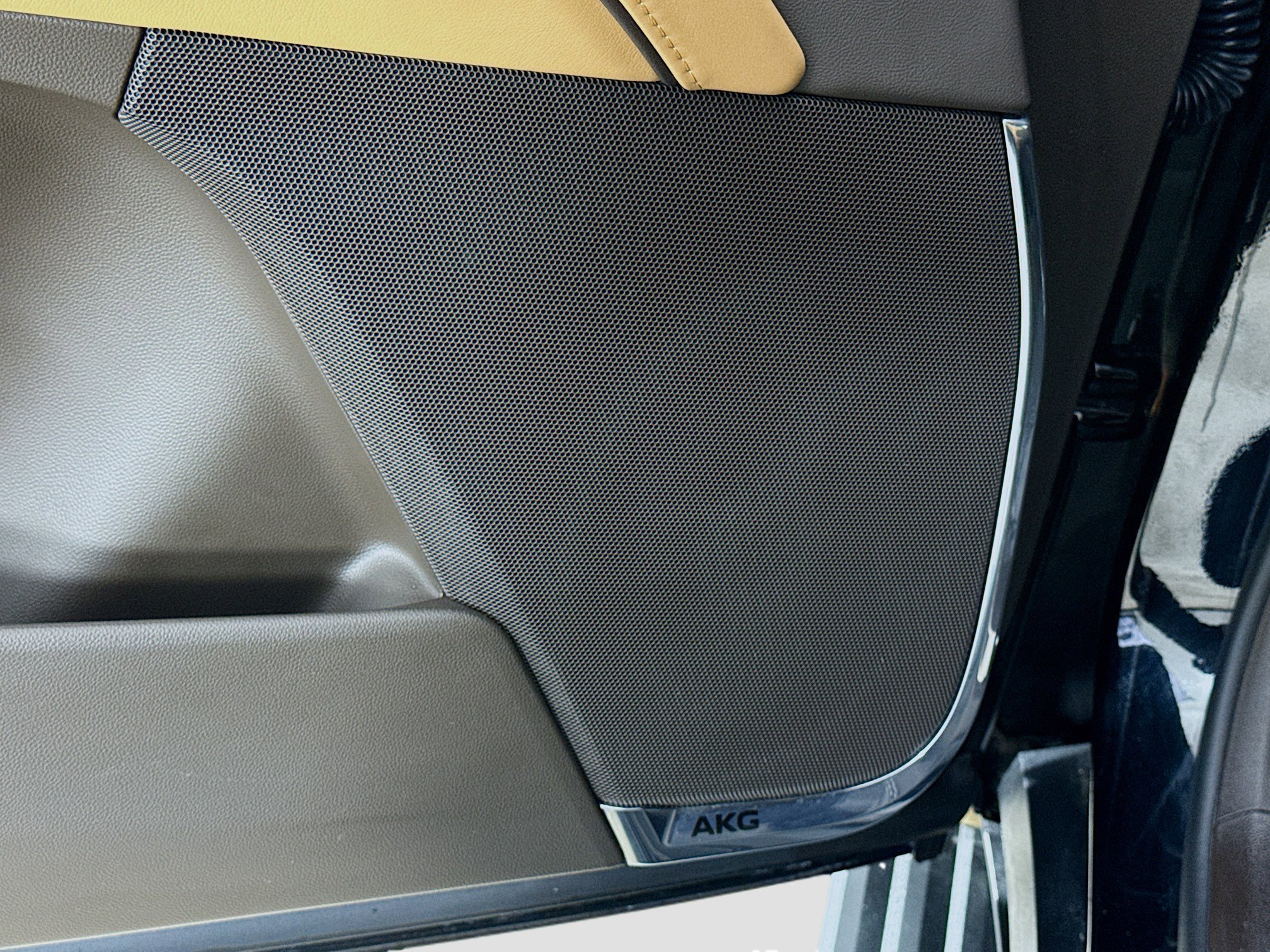 Used 2023 Cadillac Escalade Sport w/ LPO, ONYX Package AWD/4WD image 19