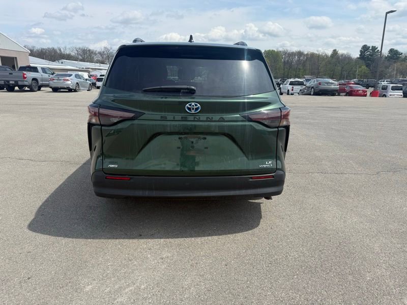 Used 2023 Toyota Sienna LE image 7