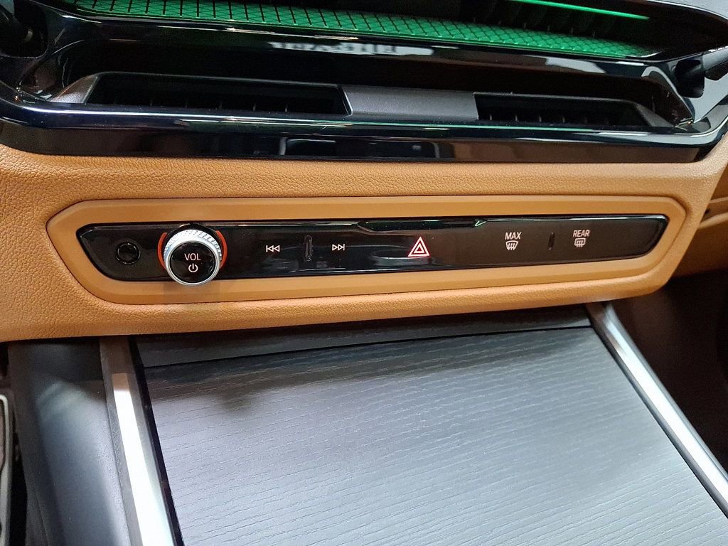 Used 2025 BMW 330i xDrive Sedan image 17