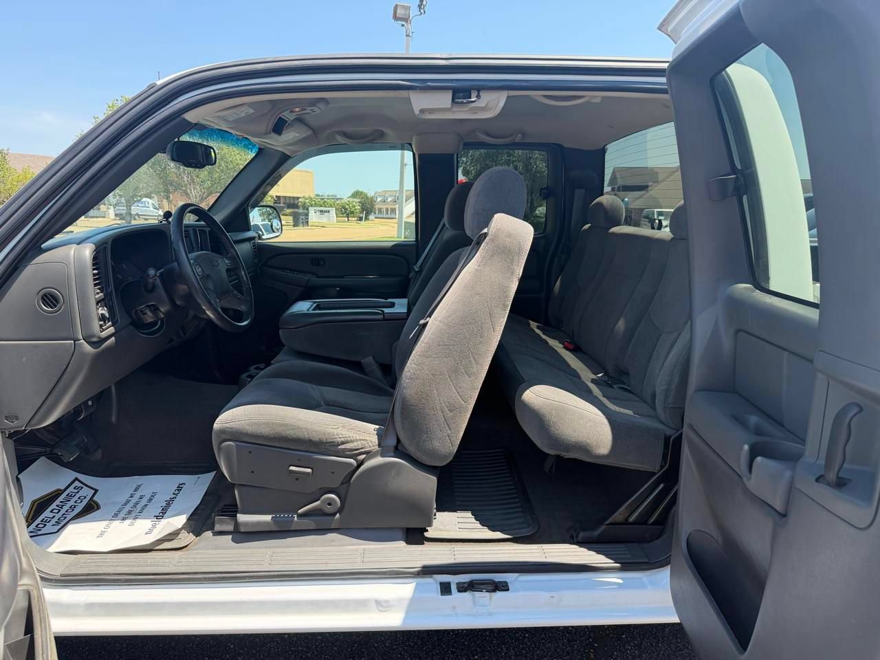 Used 2005 Chevrolet Silverado 1500 LS RWD image 8