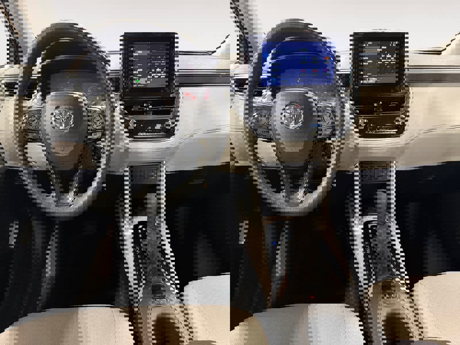 Used 2024 Toyota Corolla Cross L image 11