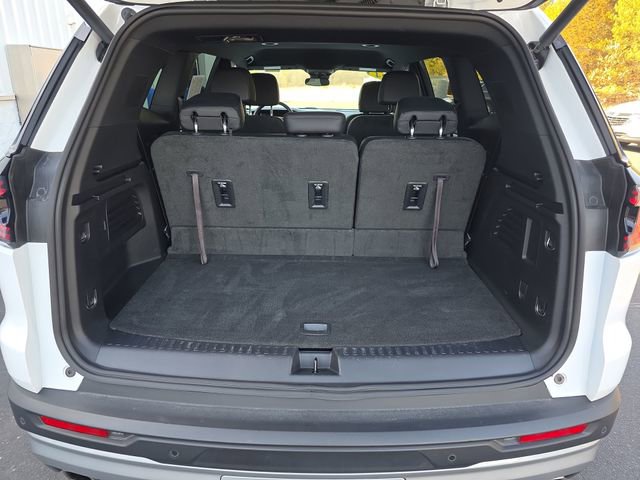 Used 2024 GMC Acadia Elevation image 22