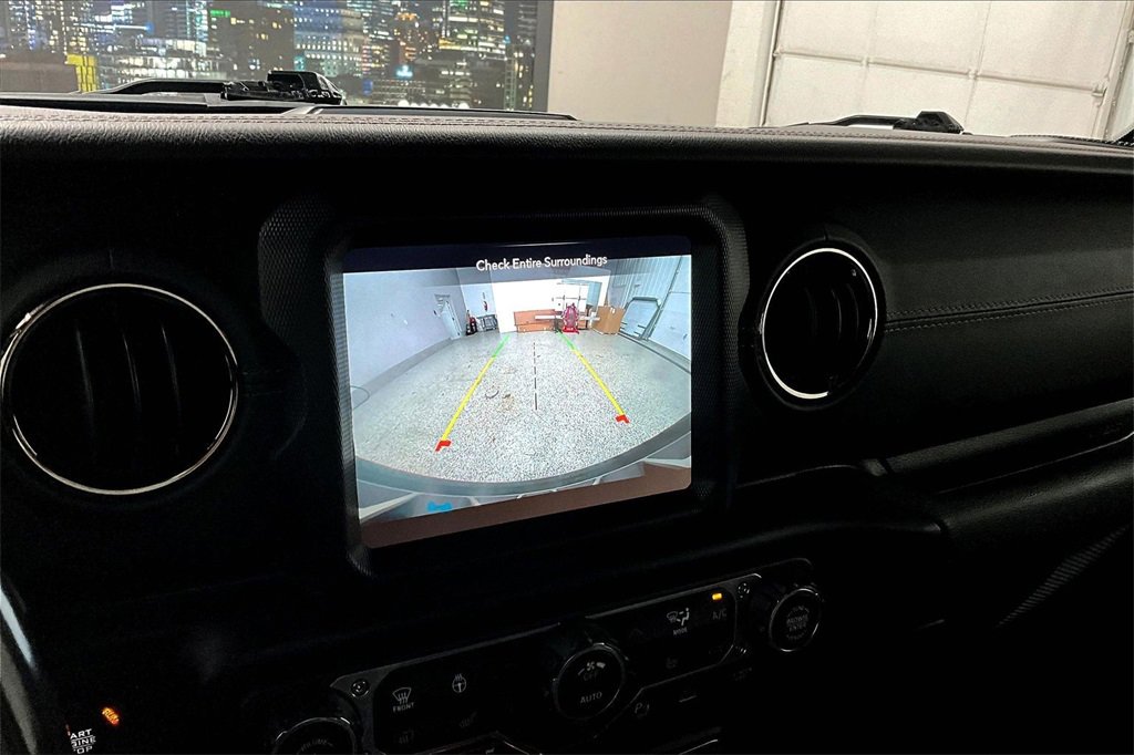 Used 2022 Jeep Wrangler Unlimited Sahara image 13