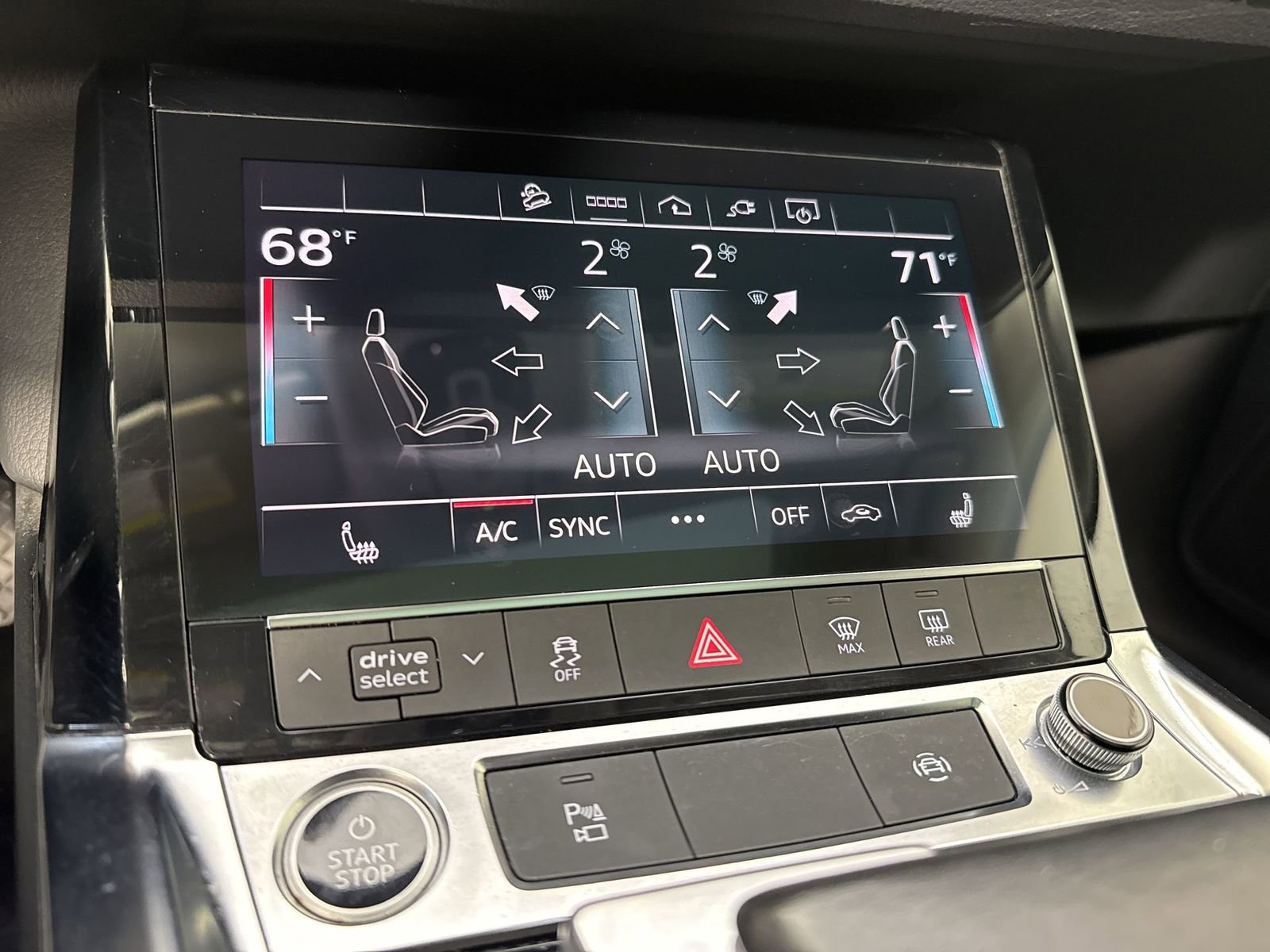 Used 2021 Audi e-tron Premium w/ Convenience Plus Package image 10