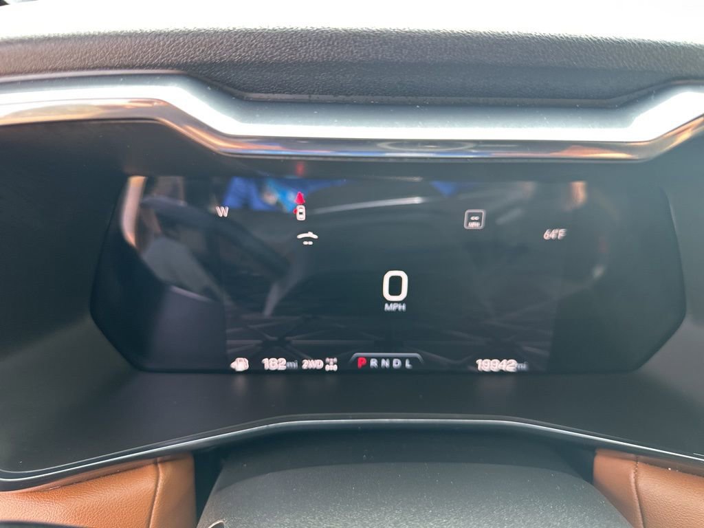 Used 2023 GMC Canyon AT4 w/ Technology Package image 2