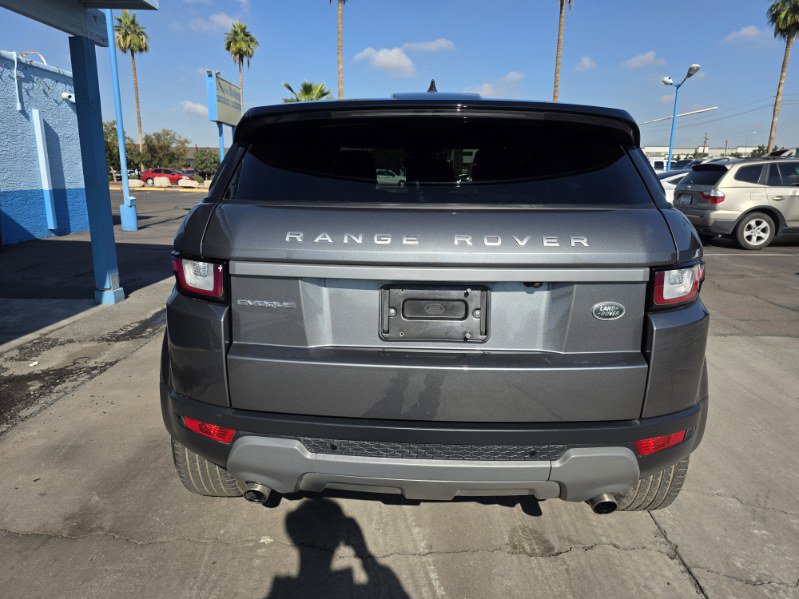 Used 2019 Land Rover Range Rover Evoque SE image 4