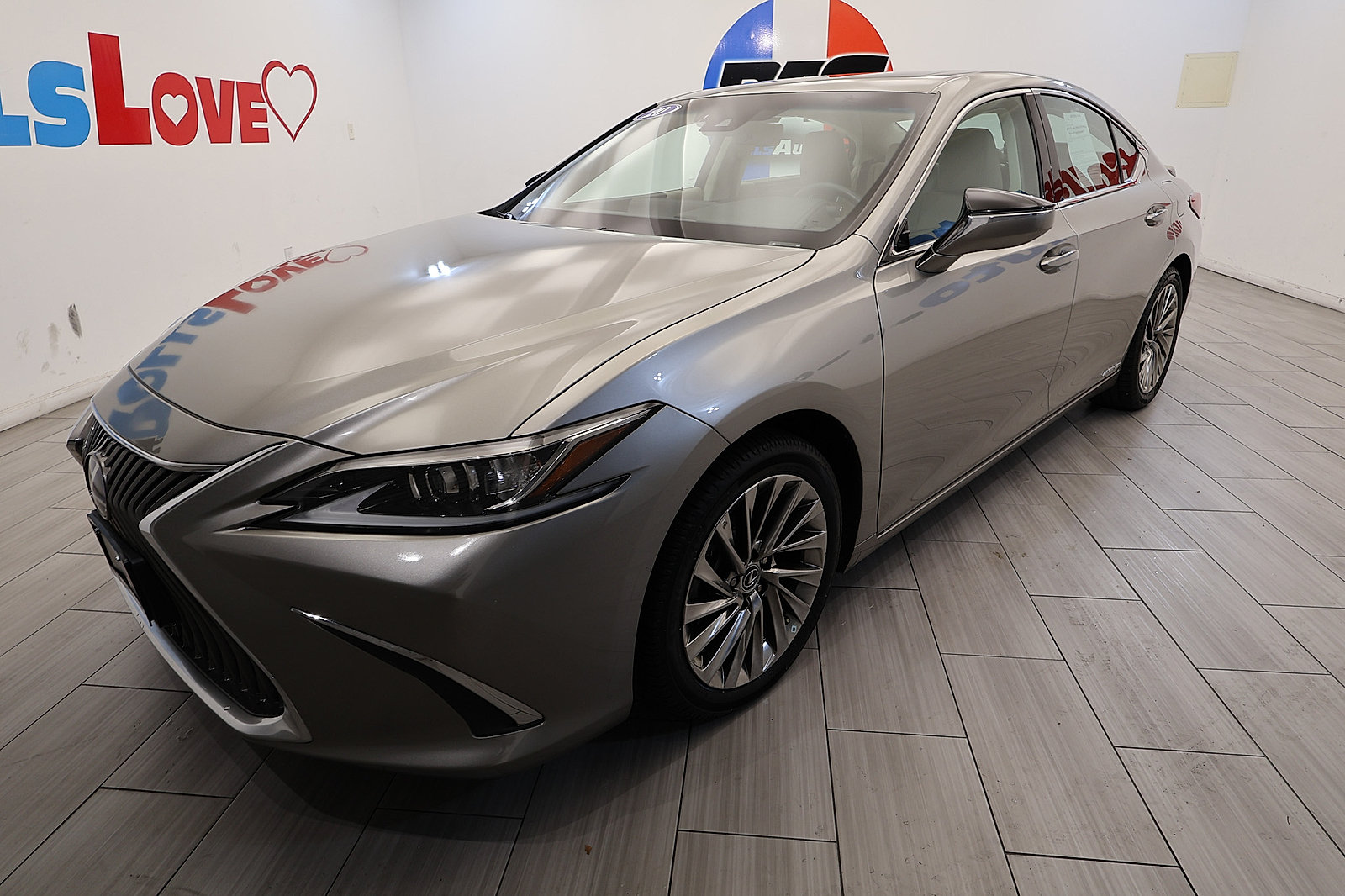 Used 2020 Lexus ES 300h w/ Accessory Package 2 FWD video 1