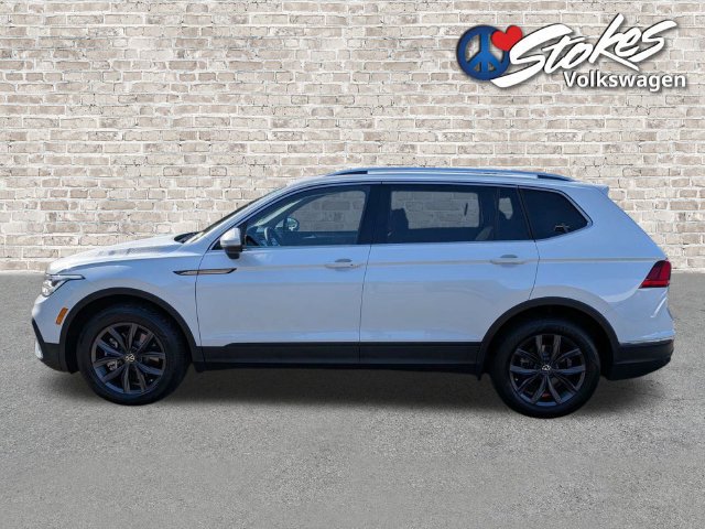 Certified 2023 Volkswagen Tiguan SE w/ Panoramic Sunroof Package FWD image 7