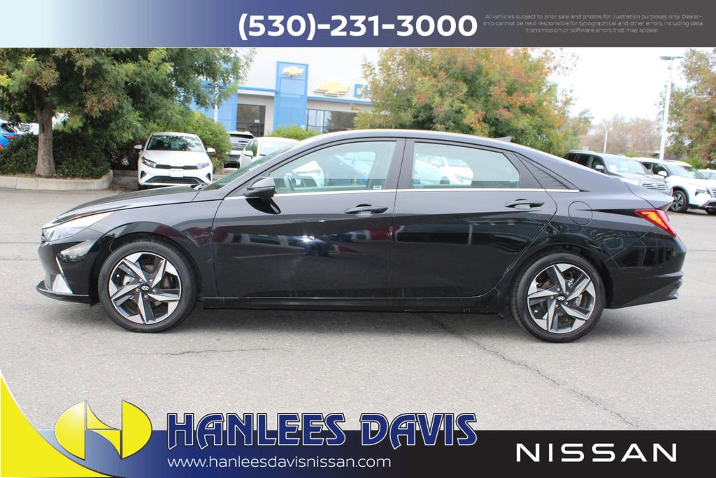 Used 2022 Hyundai Elantra SEL w/ Convenience + Premium Package image 2