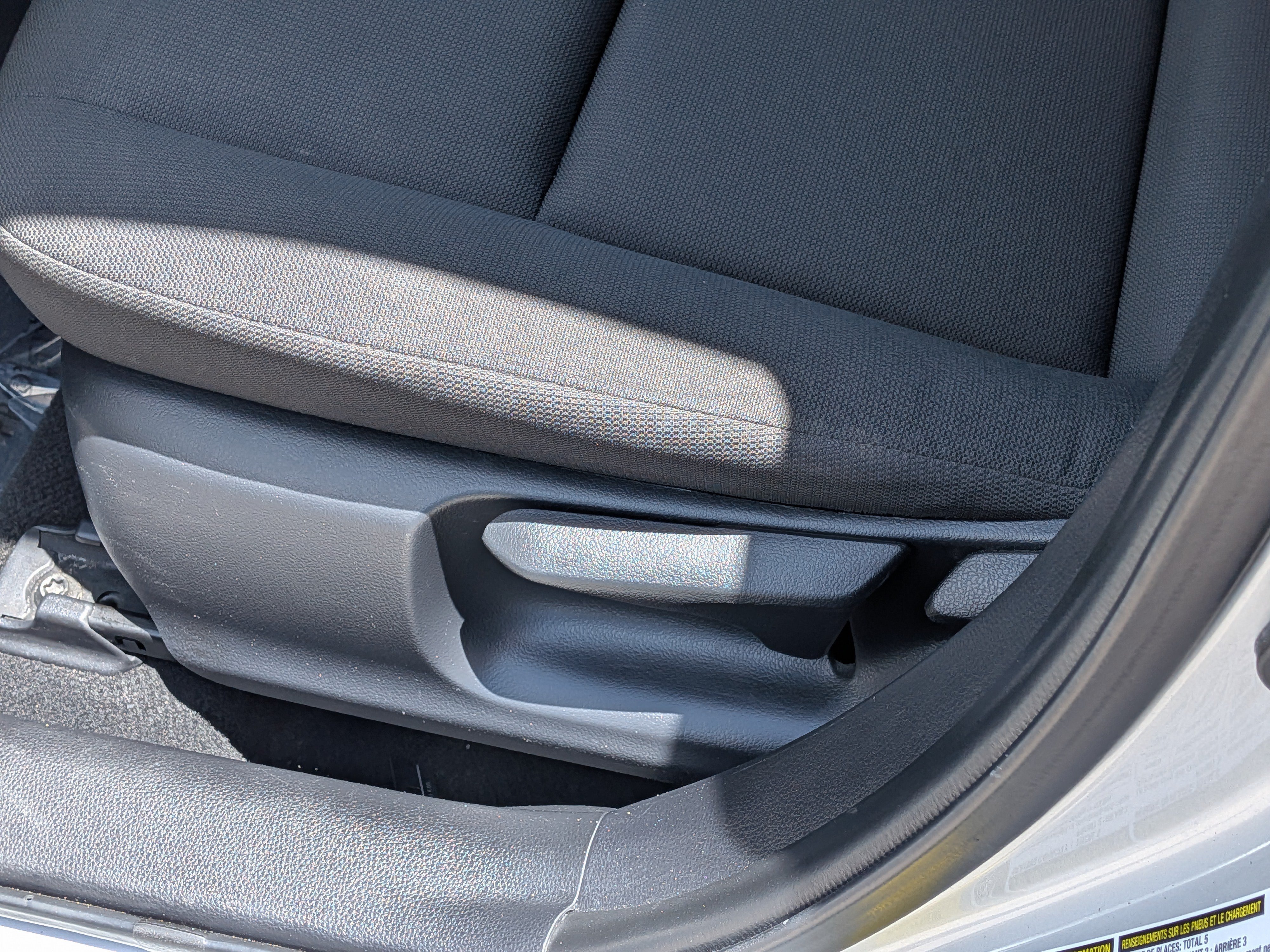 Used 2025 Toyota Corolla LE FWD image 20