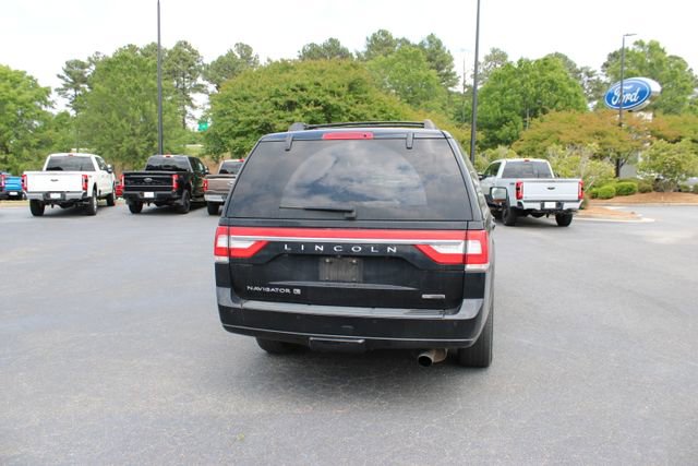 Used 2016 Lincoln Navigator L Select RWD image 9