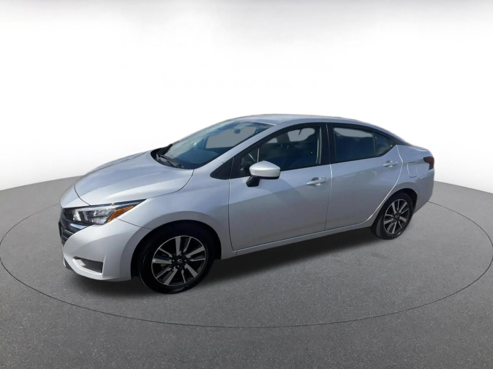 Used 2025 Nissan Versa SV FWD image 8