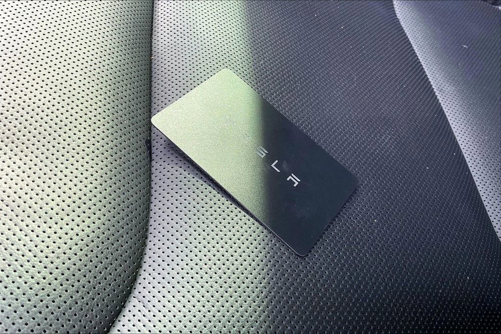 Used 2023 Tesla Model X image 30