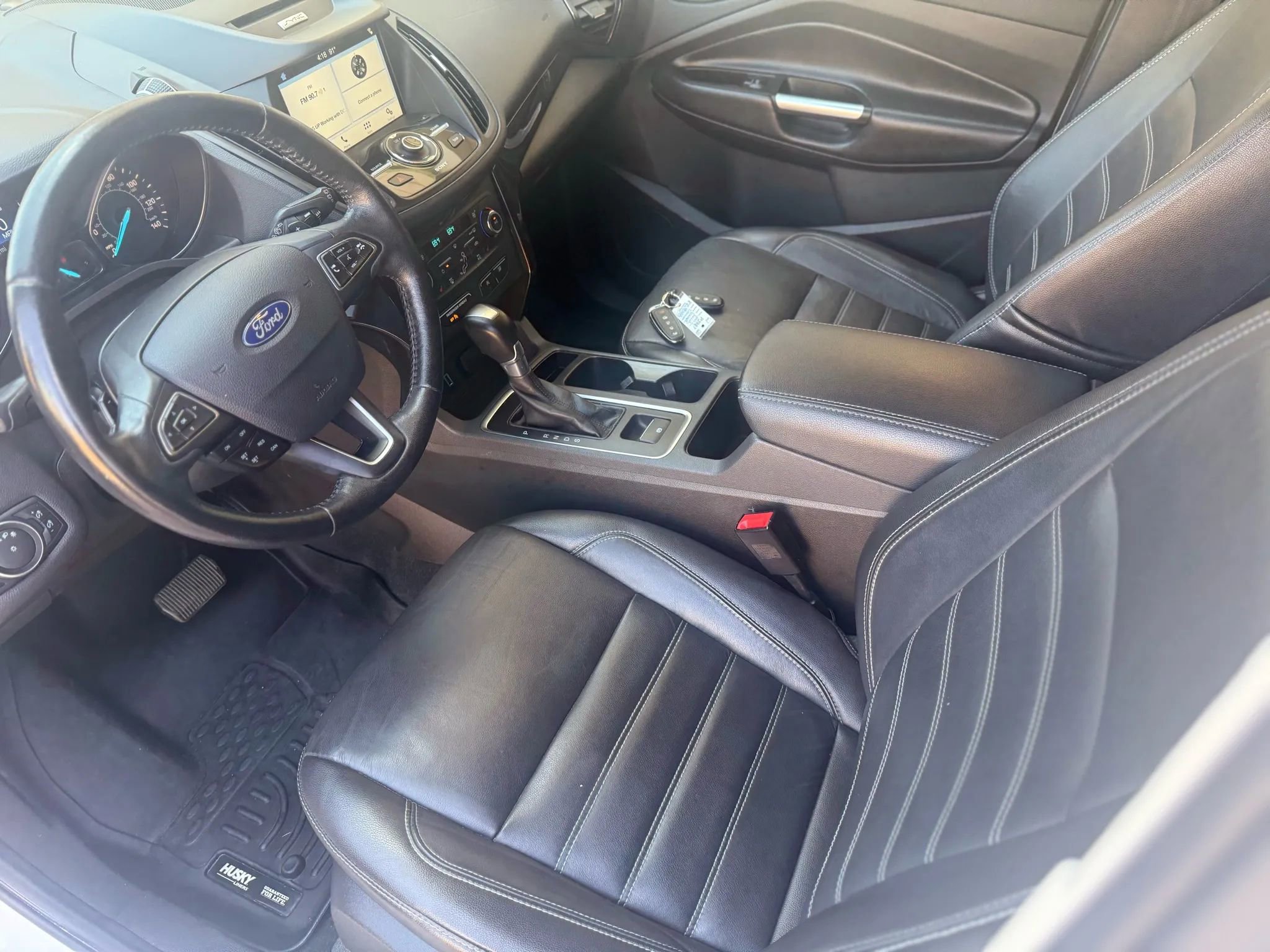 Used 2017 Ford Escape Titanium image 2