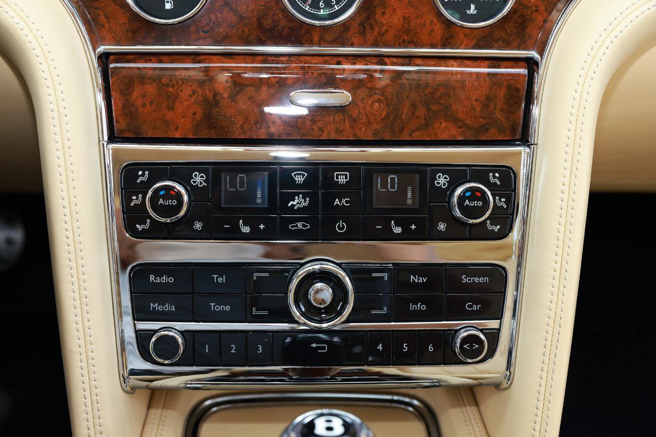 Used 2012 Bentley Mulsanne RWD image 40