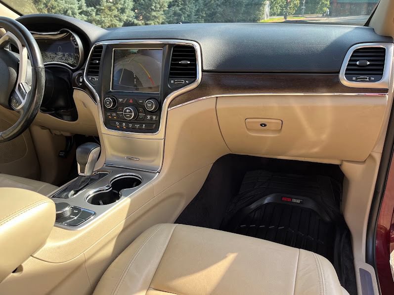 Used 2017 Jeep Grand Cherokee Limited AWD/4WD image 38