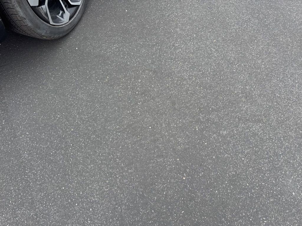 Certified 2025 Chevrolet Trax RS w/ Sunroof Package FWD image 3