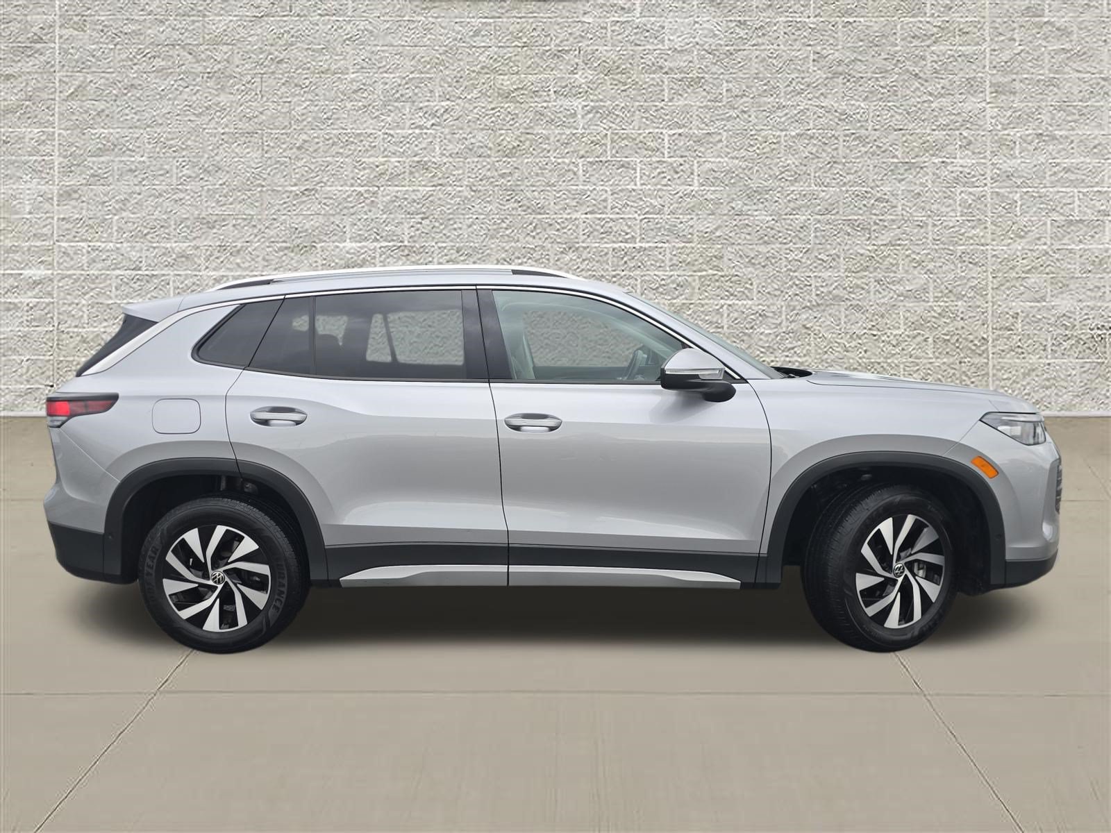 New 2025 Volkswagen Tiguan S AWD/4WD image 8