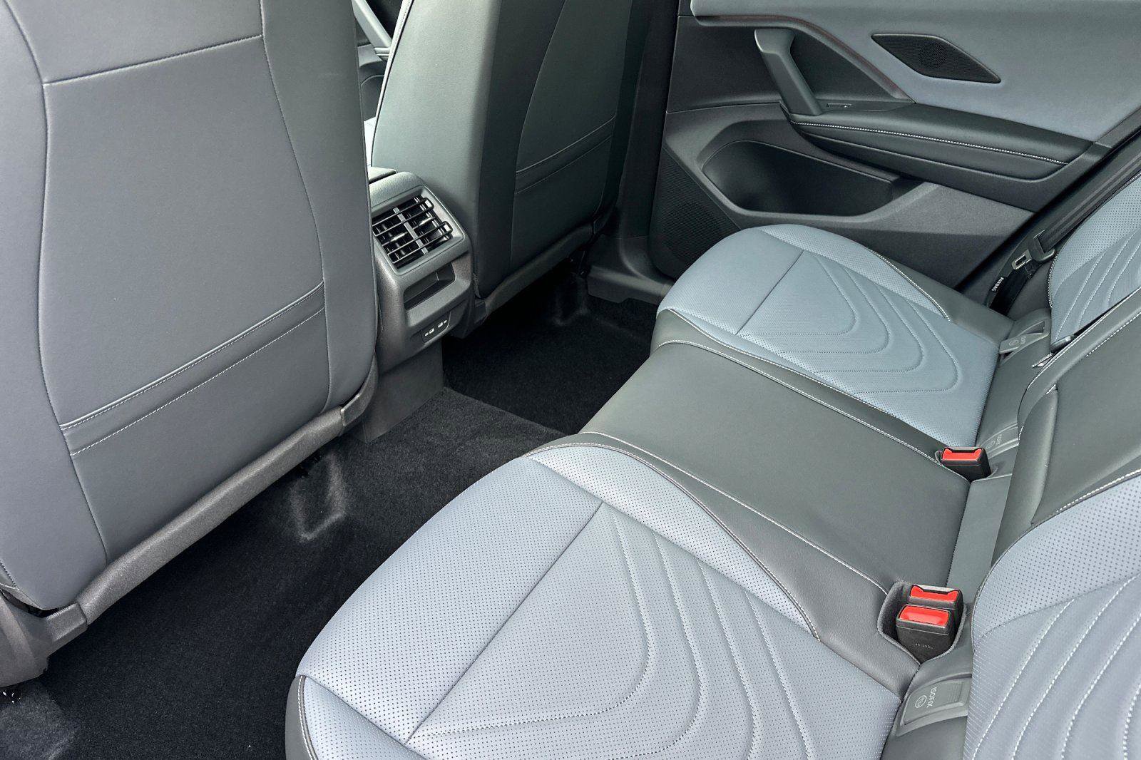 New 2026 Volkswagen Tiguan SE image 11