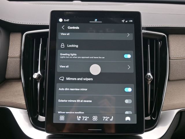 New 2026 Volvo XC90 B5 Plus w/ Protection Package Premier image 18