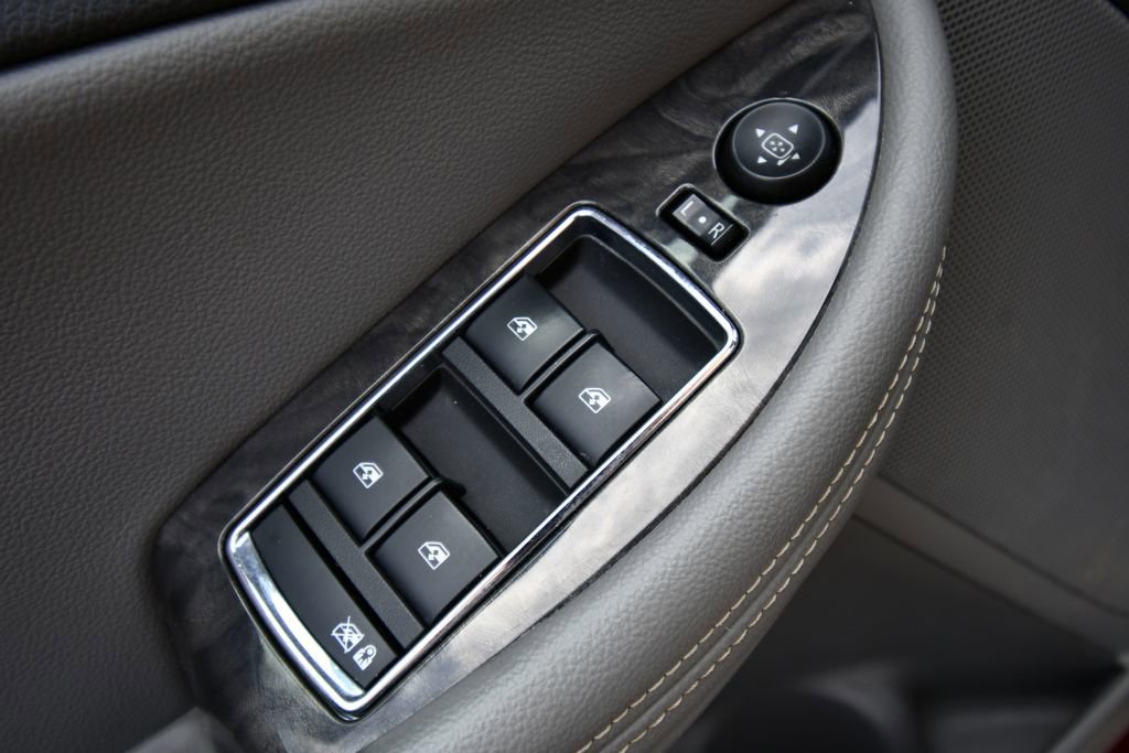 Used 2015 Chevrolet Impala LTZ FWD image 15