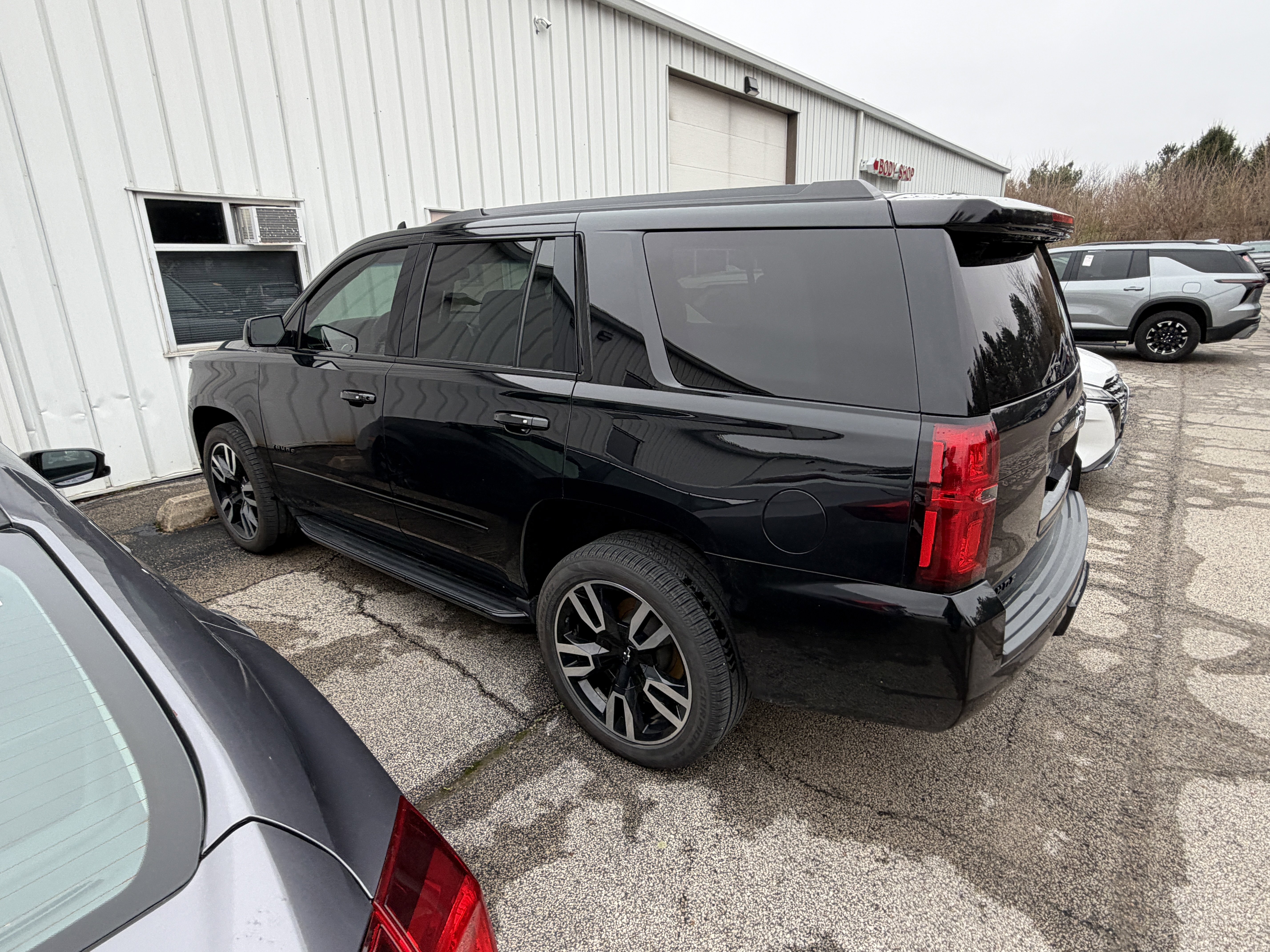 Used 2018 Chevrolet Tahoe Premier w/ RST Edition image 12