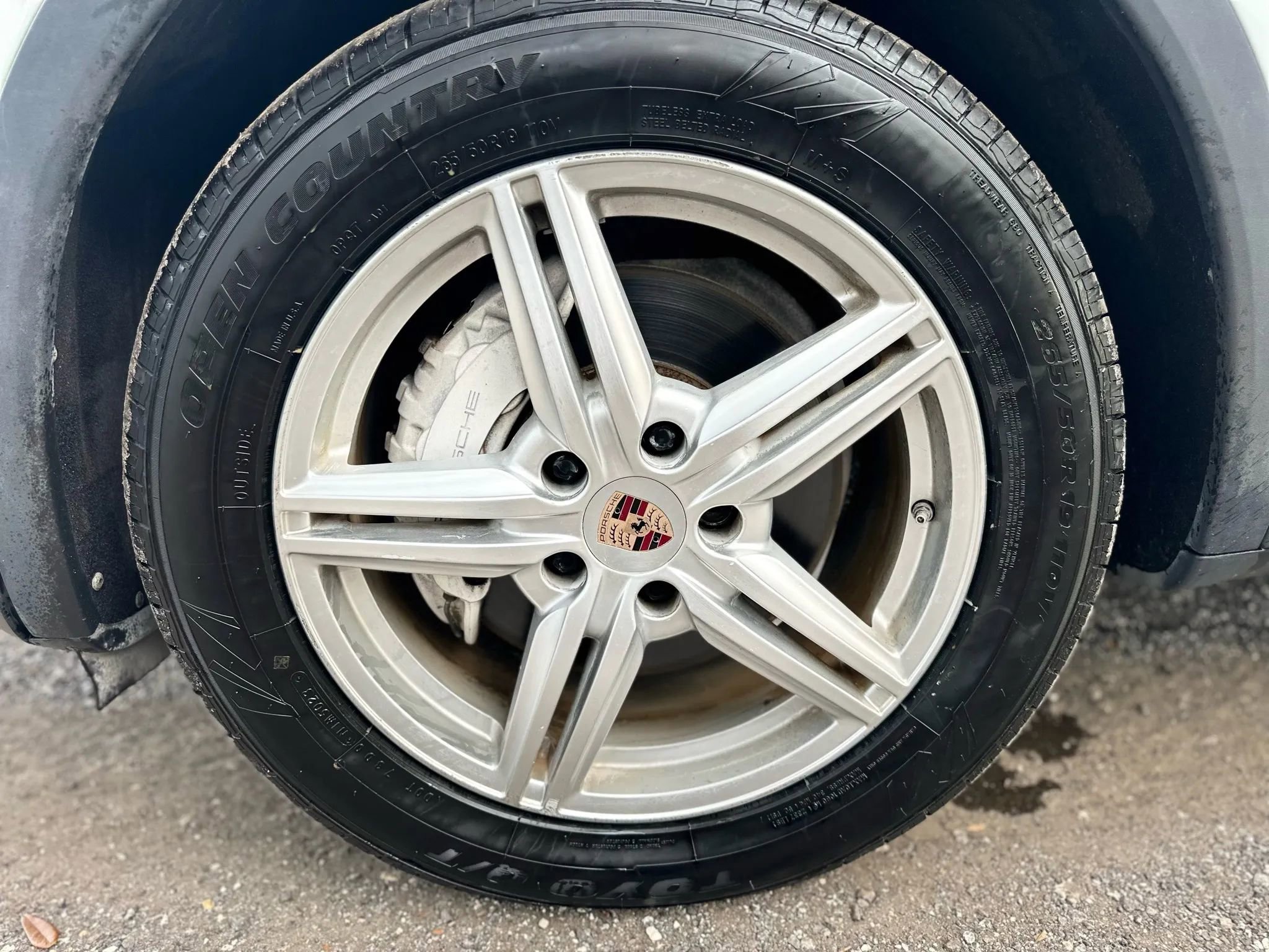 Used 2014 Porsche Cayenne Platinum Edition image 16