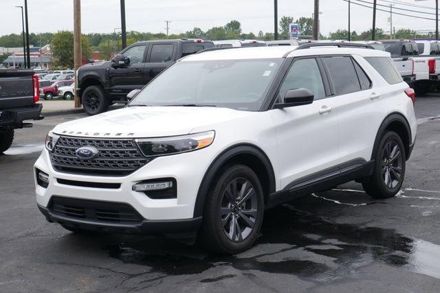 Used 2023 Ford Explorer XLT w/ Equipment Group 202A AWD/4WD image 7