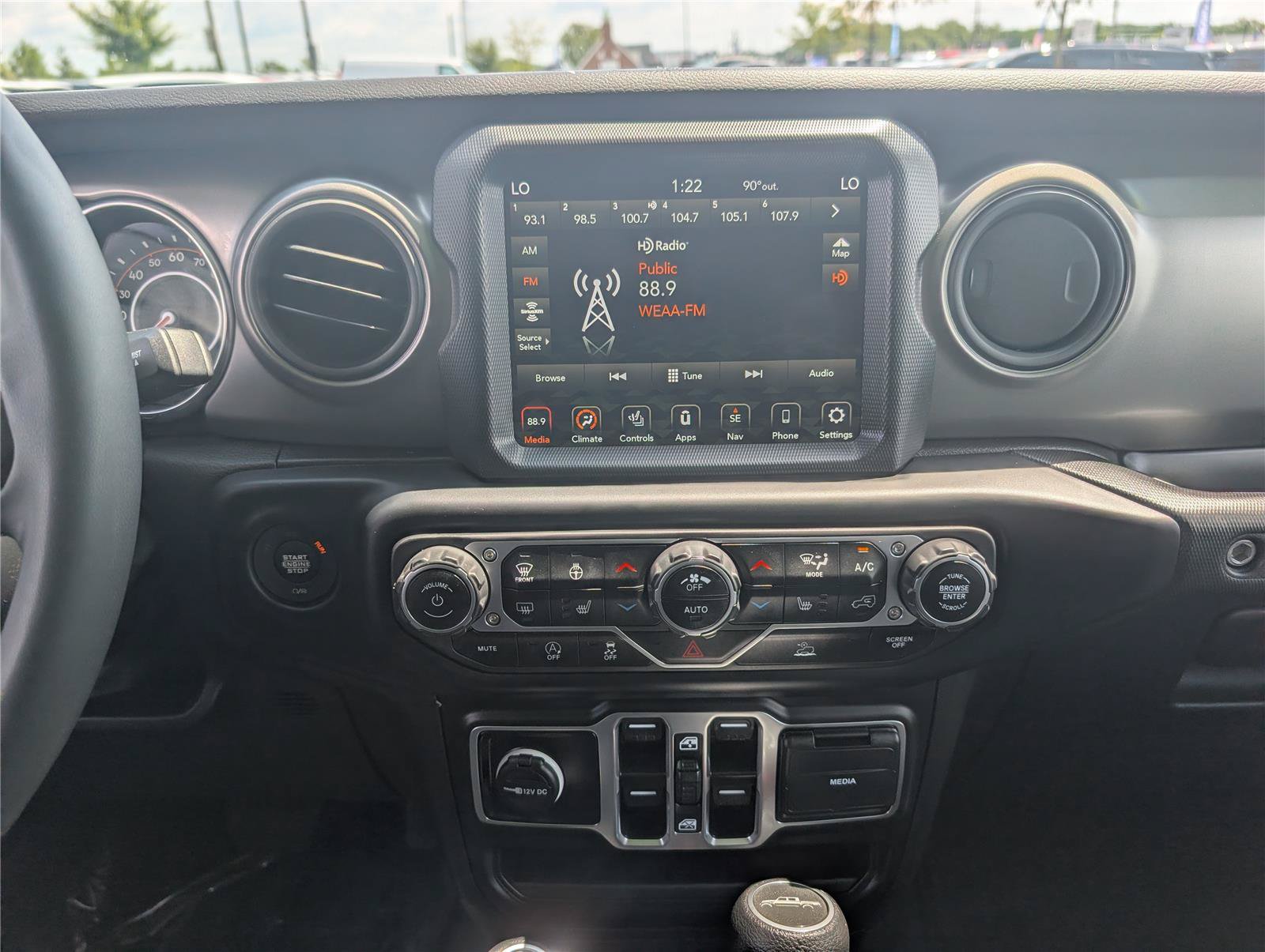 Used 2023 Jeep Gladiator Sport AWD/4WD image 16