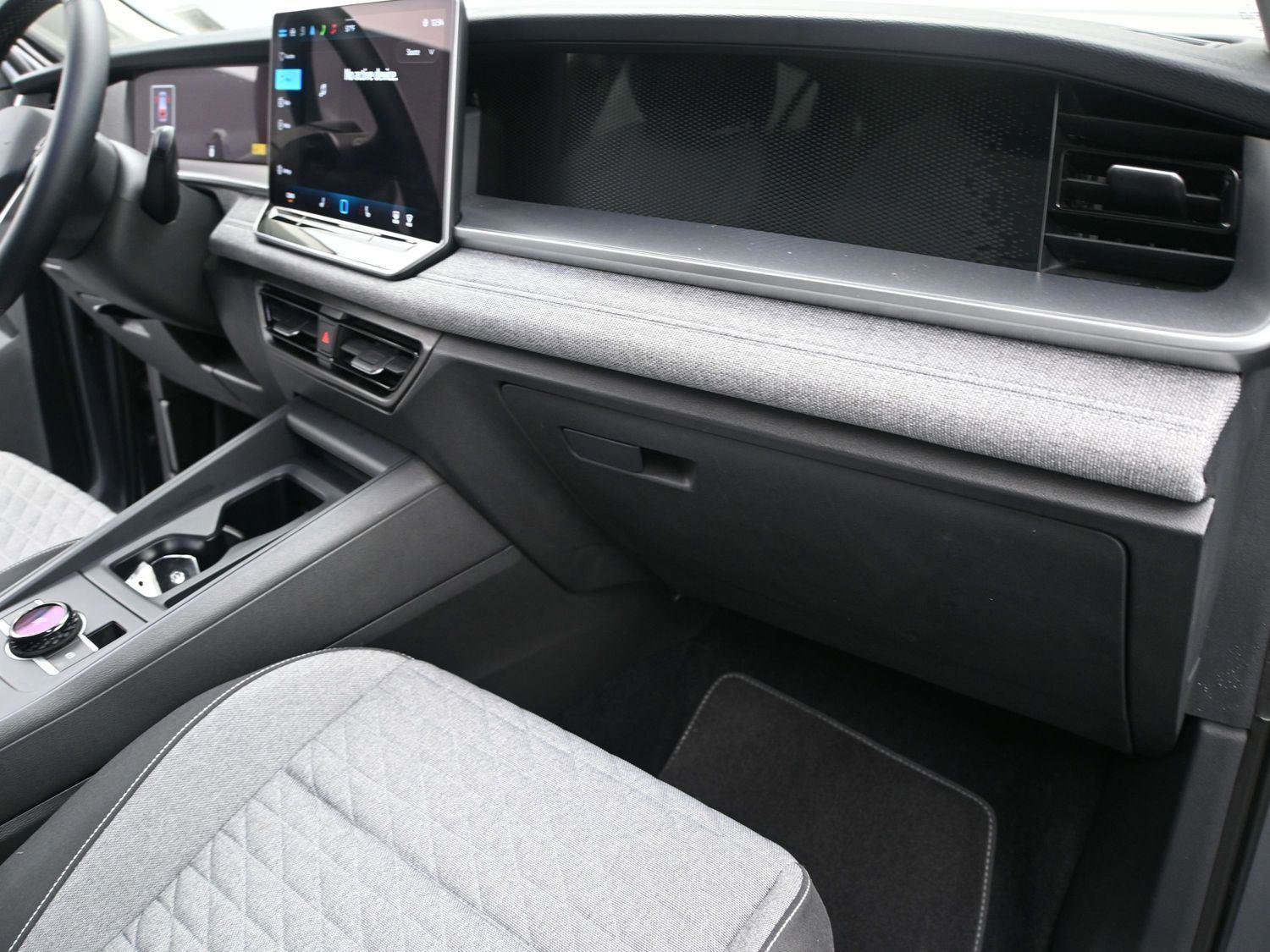 Certified 2025 Volkswagen Tiguan S image 16