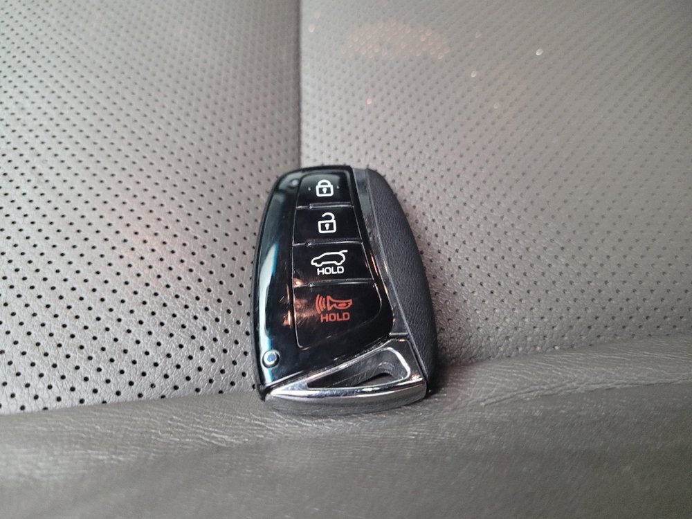 Used 2015 Hyundai Santa Fe Limited w/ Option Group 04 image 32