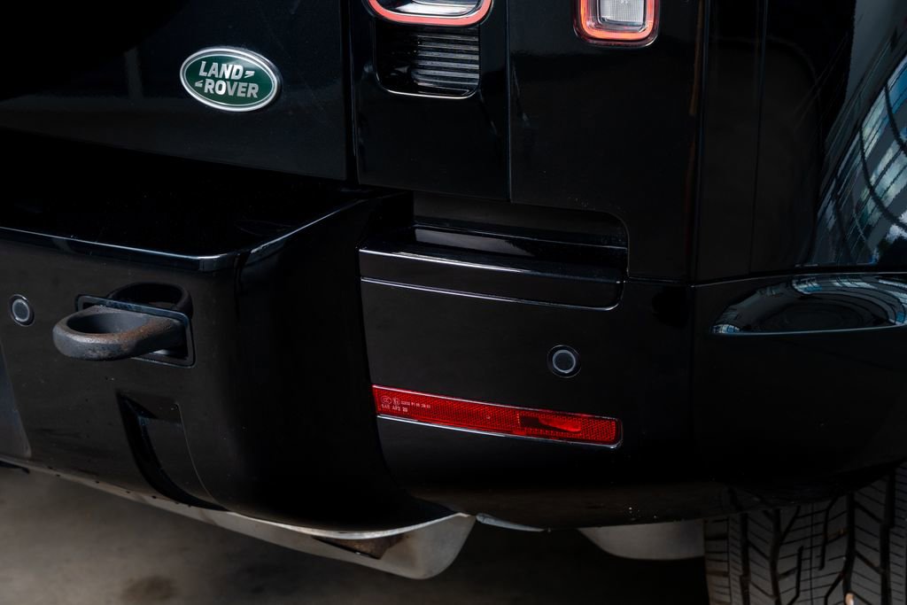 Used 2023 Land Rover Defender 110 X image 29