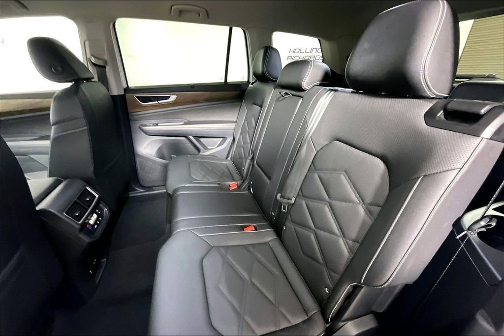 Used 2025 Volkswagen Atlas SE image 21