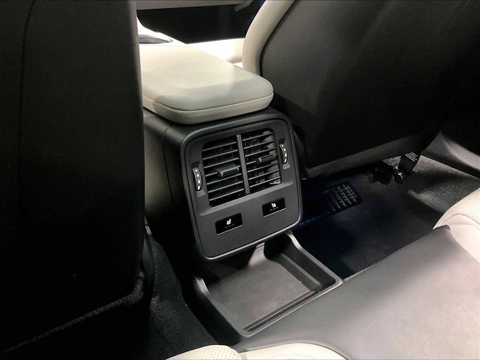 Used 2022 Porsche Taycan Turbo S image 26