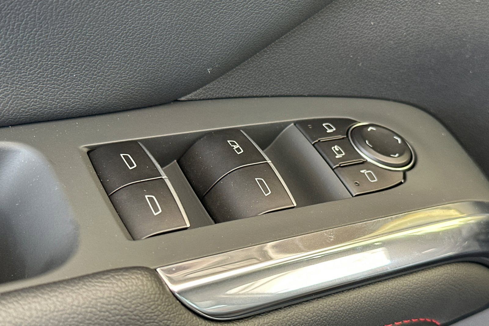 New 2026 Chevrolet Traverse RS image 12
