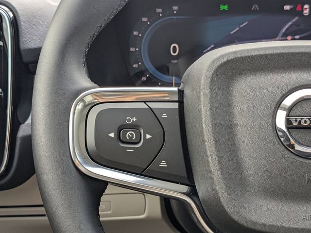 New 2025 Volvo XC40 B5 Plus w/ Protection Package Premier AWD/4WD image 32