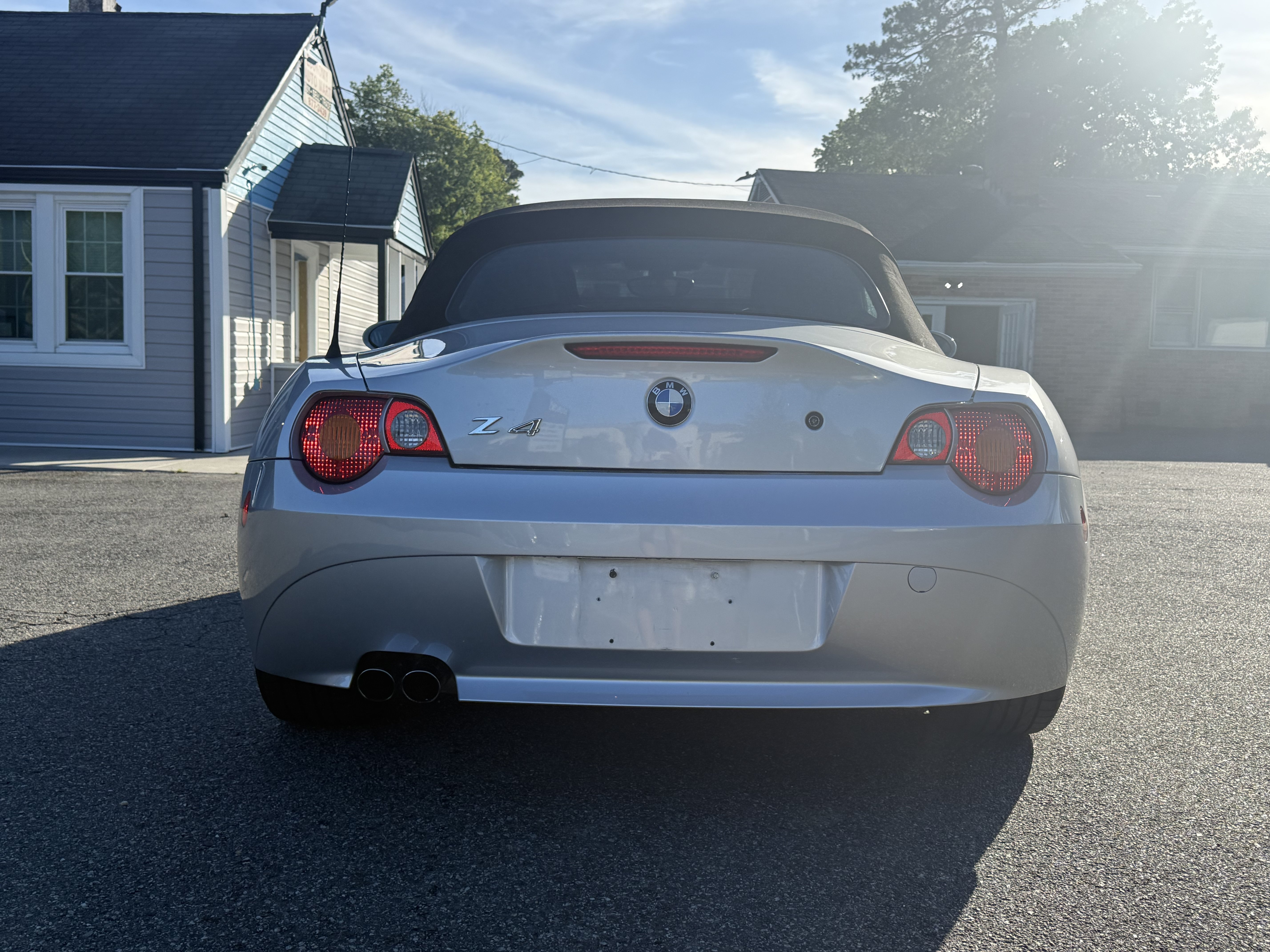 Used 2004 BMW Z4 2.5i RWD image 15