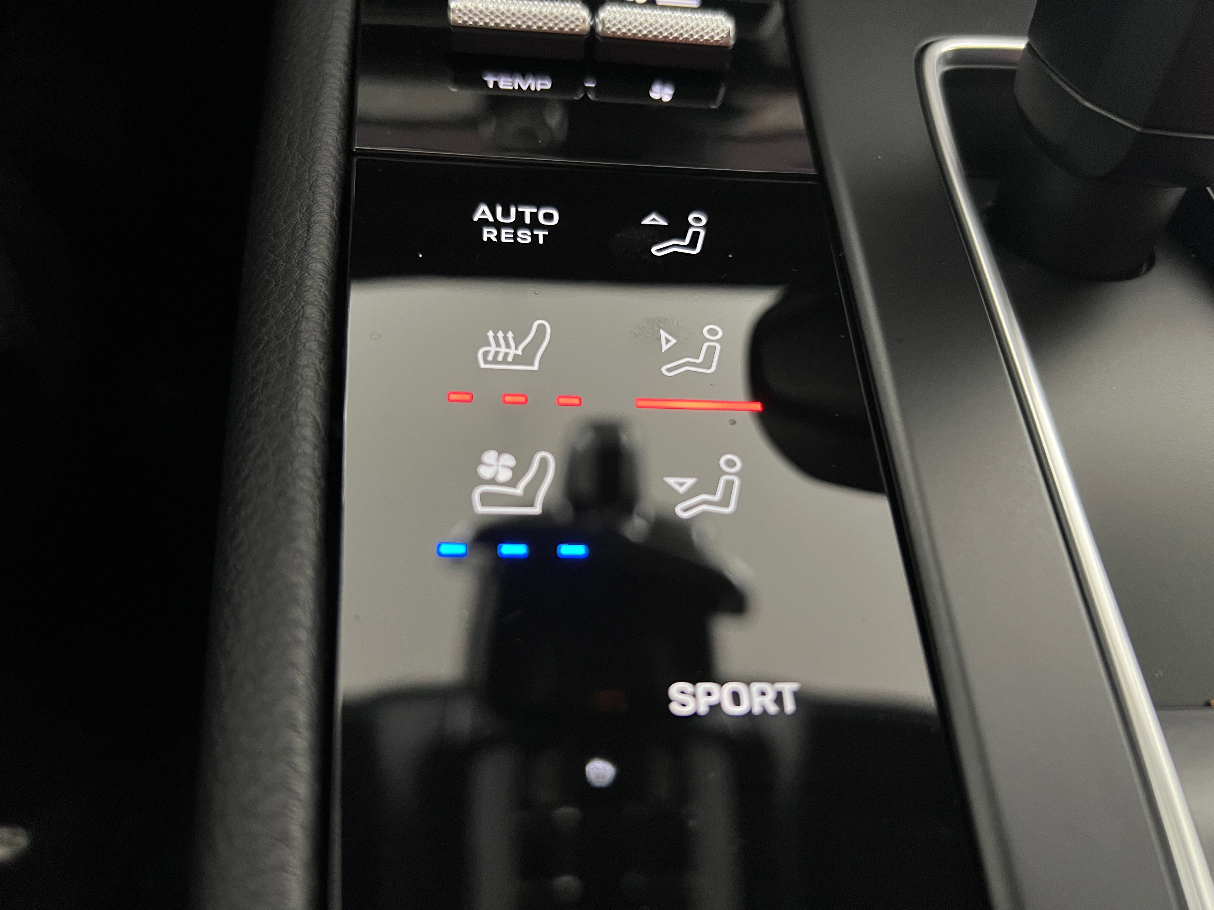 Used 2026 Porsche Macan AWD/4WD image 23