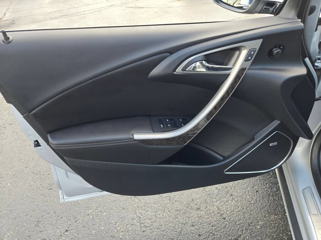 Used 2013 Buick Verano Leather FWD image 22